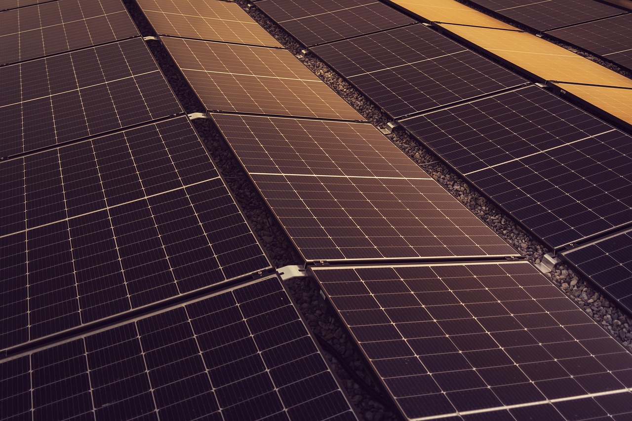 panou fotovoltaic monocristalin sau policristalin