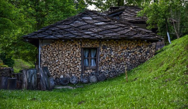 la ce temperatura ingheata apa in tevi